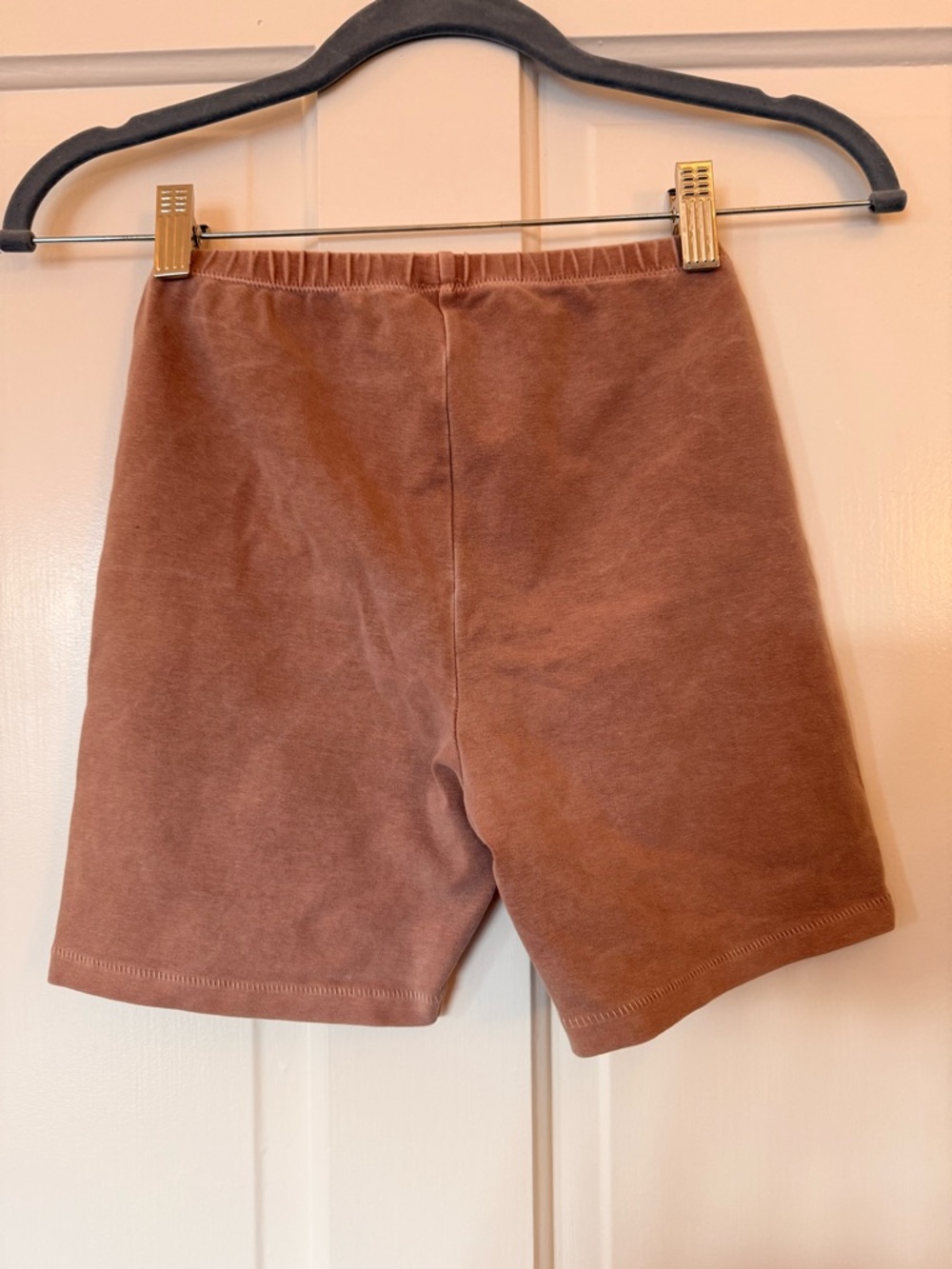 Skims outdoor collection bike shorts in sienna - Picture 3 of 3
